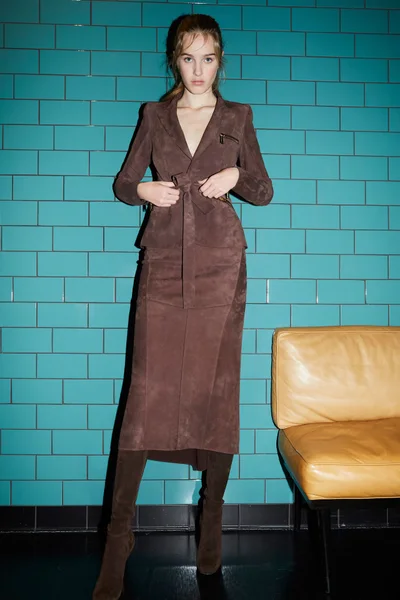 Look 27
